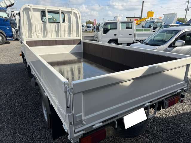 Hino Dutro 3