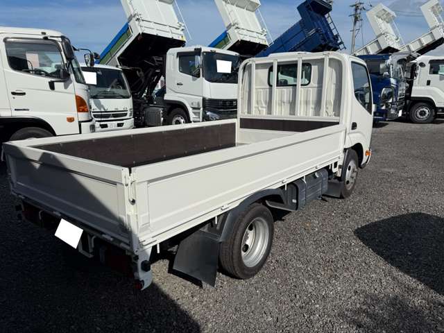 Hino Dutro 4