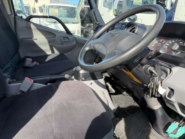 Hino Dutro 8