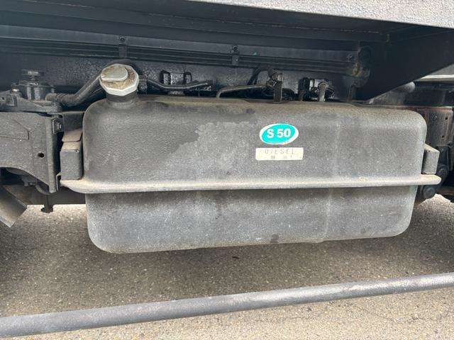 Mitsubishi Fuso Canter 9
