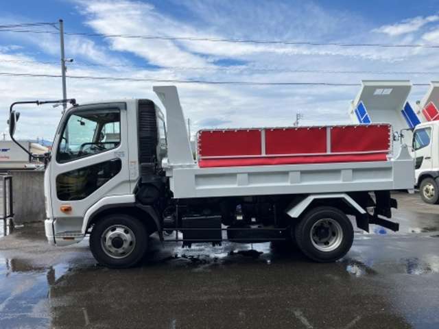 Mitsubishi Fuso Fighter 11