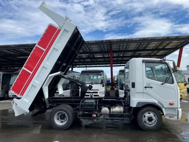 Mitsubishi Fuso Fighter 9