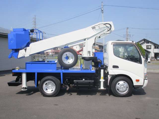 Hino Dutro 5