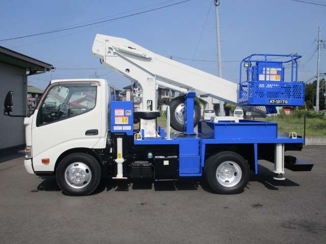 Hino Dutro 6