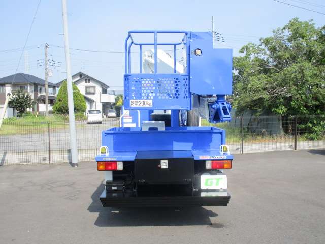 Hino Dutro 8