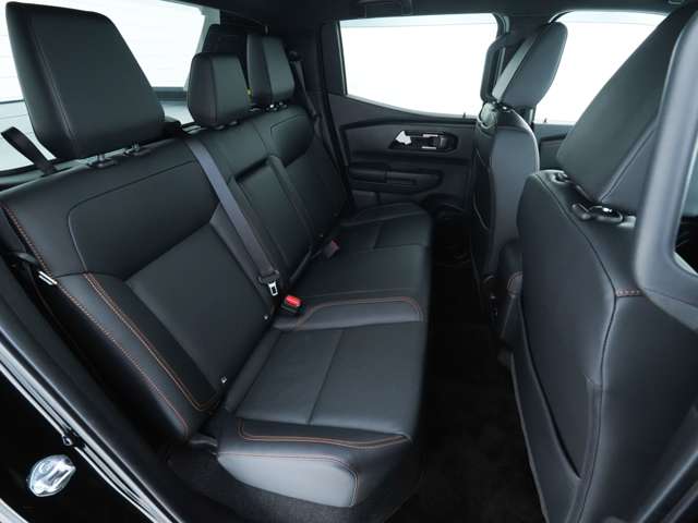 Mitsubishi Triton 8