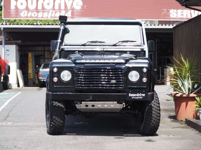 Land Rover Defender 2