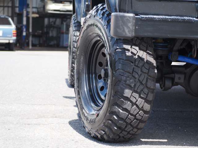 Land Rover Defender 4