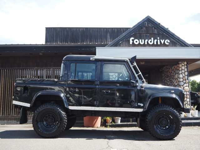 Land Rover Defender 8