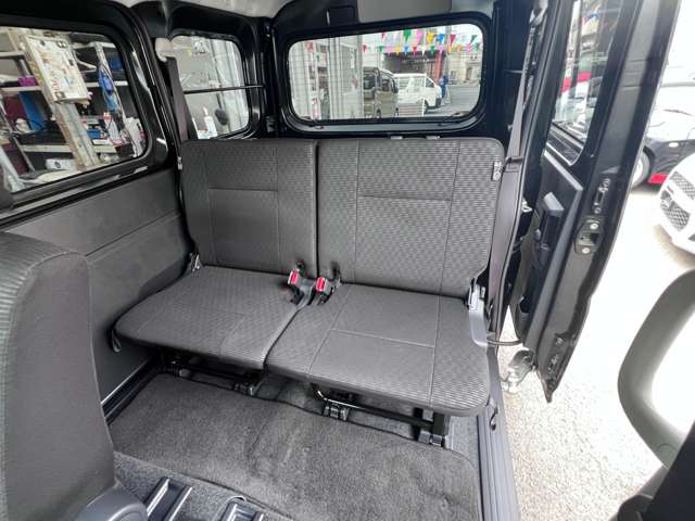 Daihatsu Hijet Cargo 11