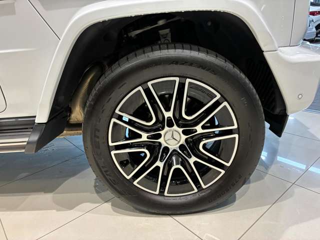 Mercedes-Benz G-Class 12