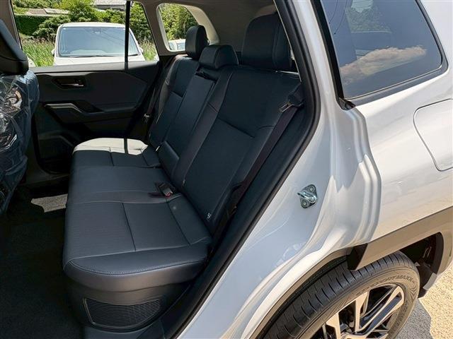 Toyota RAV4 6