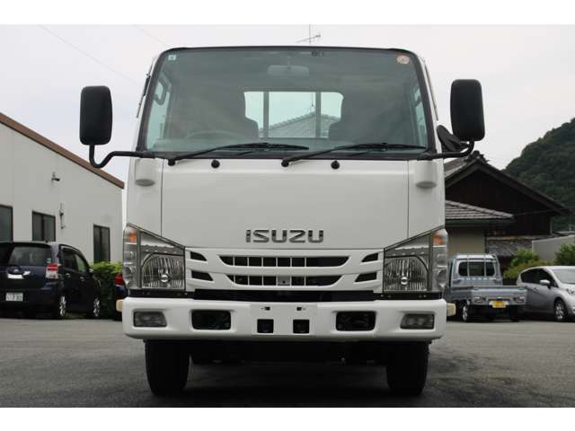 Isuzu Elf 4