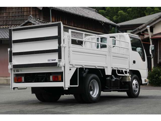 Isuzu Elf 9