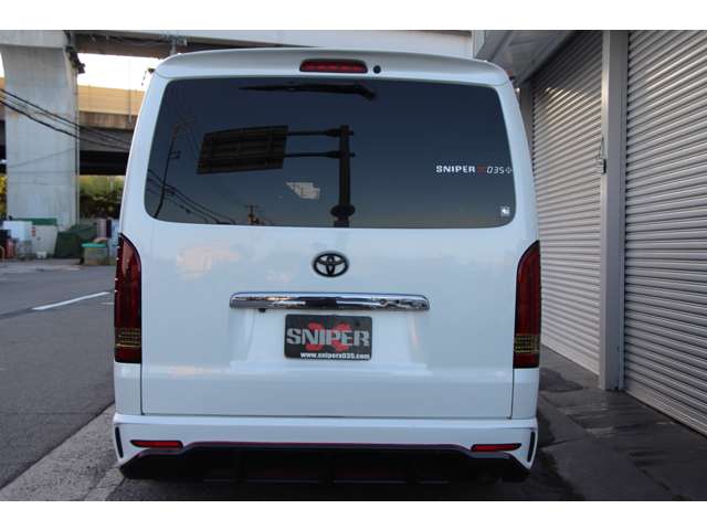 Toyota Hiace Van 3