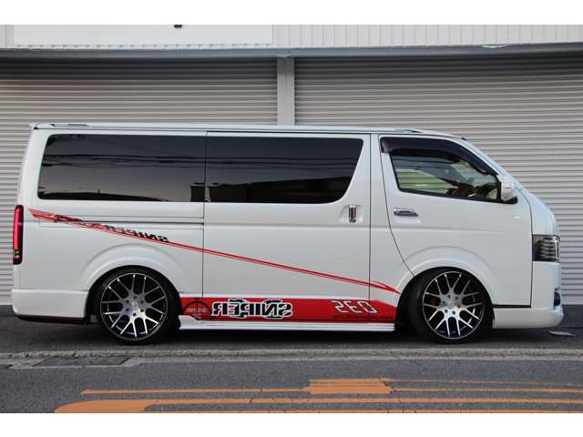 Toyota Hiace Van 4