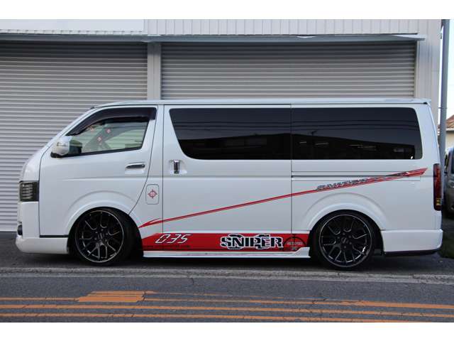 Toyota Hiace Van 5
