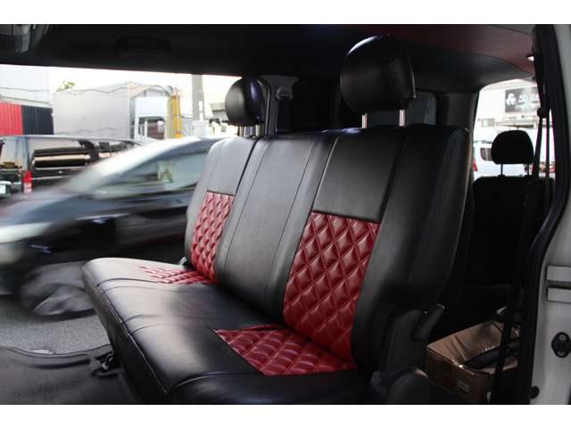 Toyota Hiace Van 9