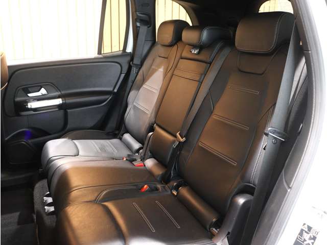 Mercedes-Benz GLB 6