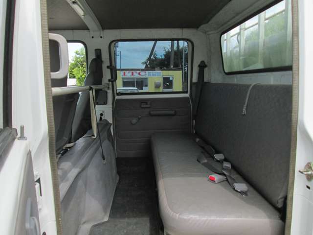Isuzu Elf 12