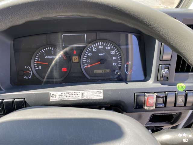 Isuzu Elf 12