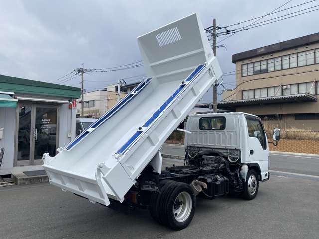 Isuzu Elf 4