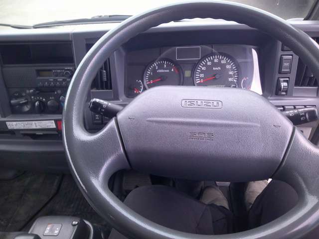 Isuzu Elf 11