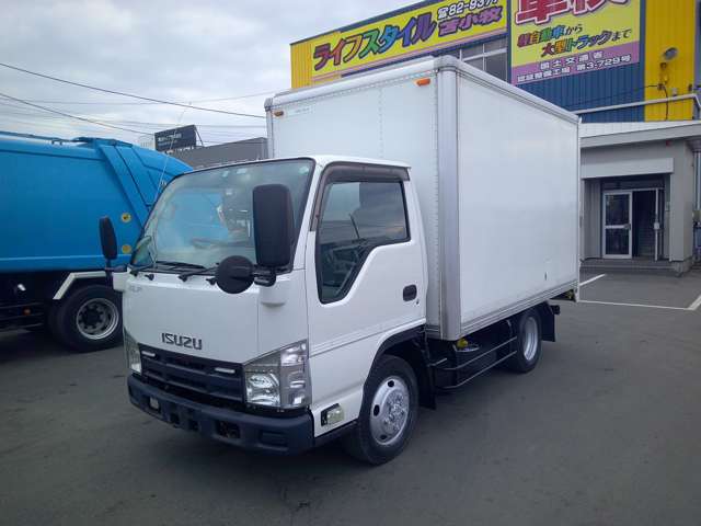 Isuzu Elf 3