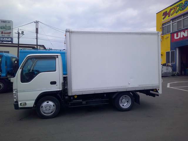 Isuzu Elf 4