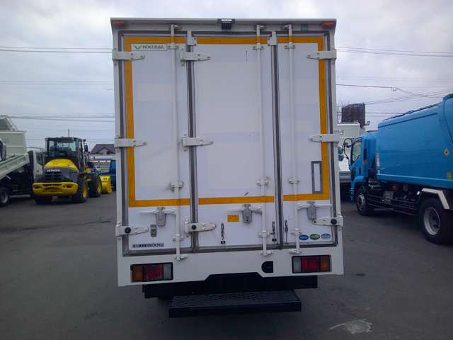 Isuzu Elf 6