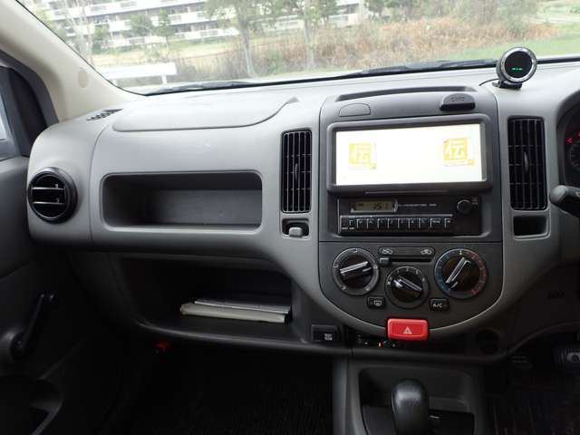 Nissan AD 11