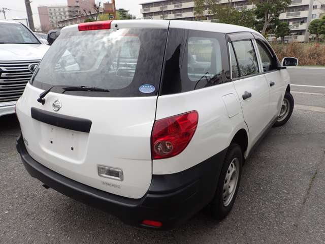 Nissan AD 4