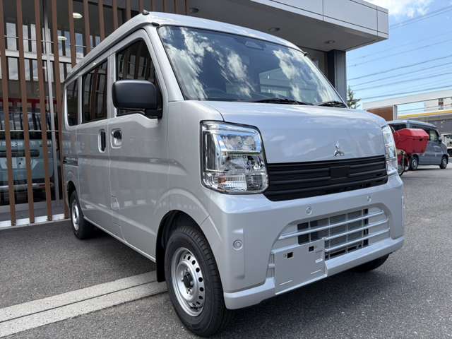 Mitsubishi Minicab Van 11