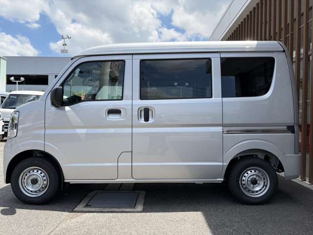 Mitsubishi Minicab Van 12