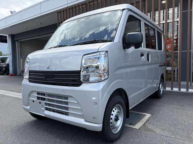 Mitsubishi Minicab Van 9
