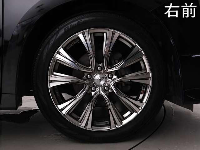 Toyota Vellfire 13