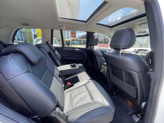 Mercedes-Benz GL-Class 4