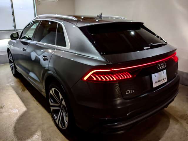 Audi Q8 10