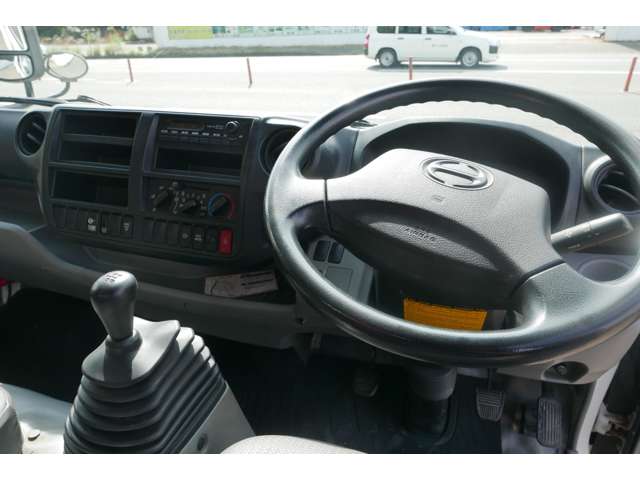 Hino Dutro 11