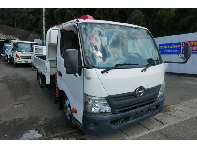 Hino Dutro 3
