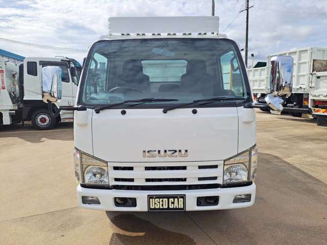 Isuzu Elf 2