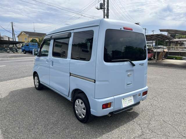 Daihatsu Hijet Cargo 6