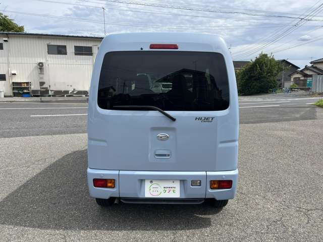 Daihatsu Hijet Cargo 7