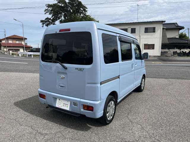 Daihatsu Hijet Cargo 8
