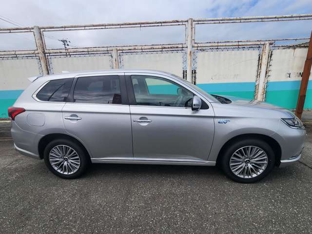 Mitsubishi Outlander PHEV 2