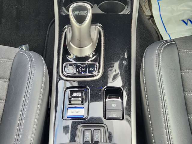 Mitsubishi Outlander PHEV 6