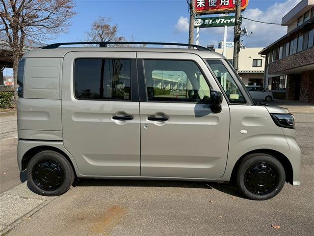 Suzuki Spacia Base 6