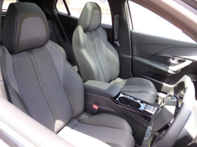 Peugeot SUV e-2008 5