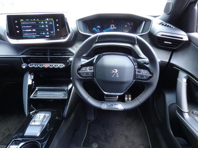 Peugeot SUV e-2008 6