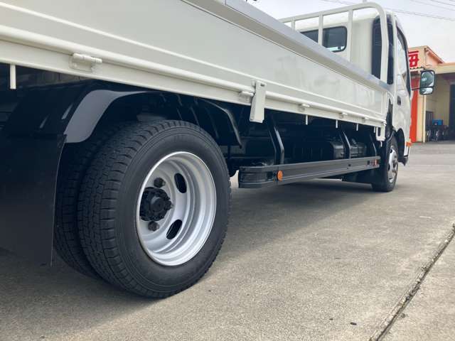 Hino Dutro 11